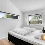 Amazing In Vaeggerlose With Sauna Casa de Férias Bøtø By
