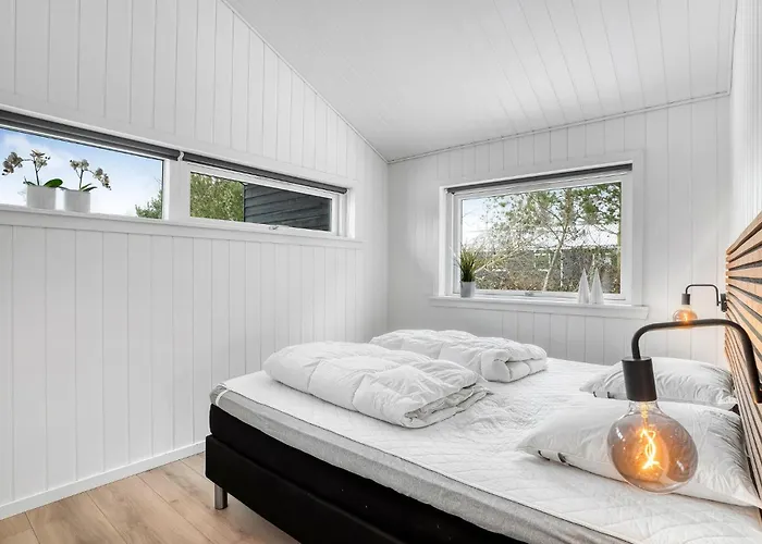 Amazing In Vaeggerlose With Sauna בית נופש Bøtø By